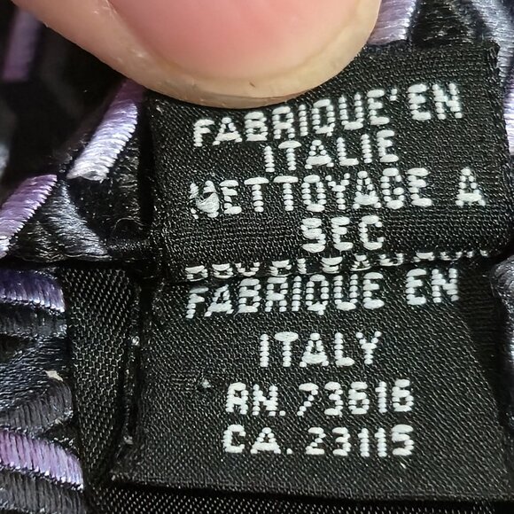 Hugo Boss Purple & Black Tie | Luxury Menswear | 100% Silk | New in Package - Picture 7 of 7